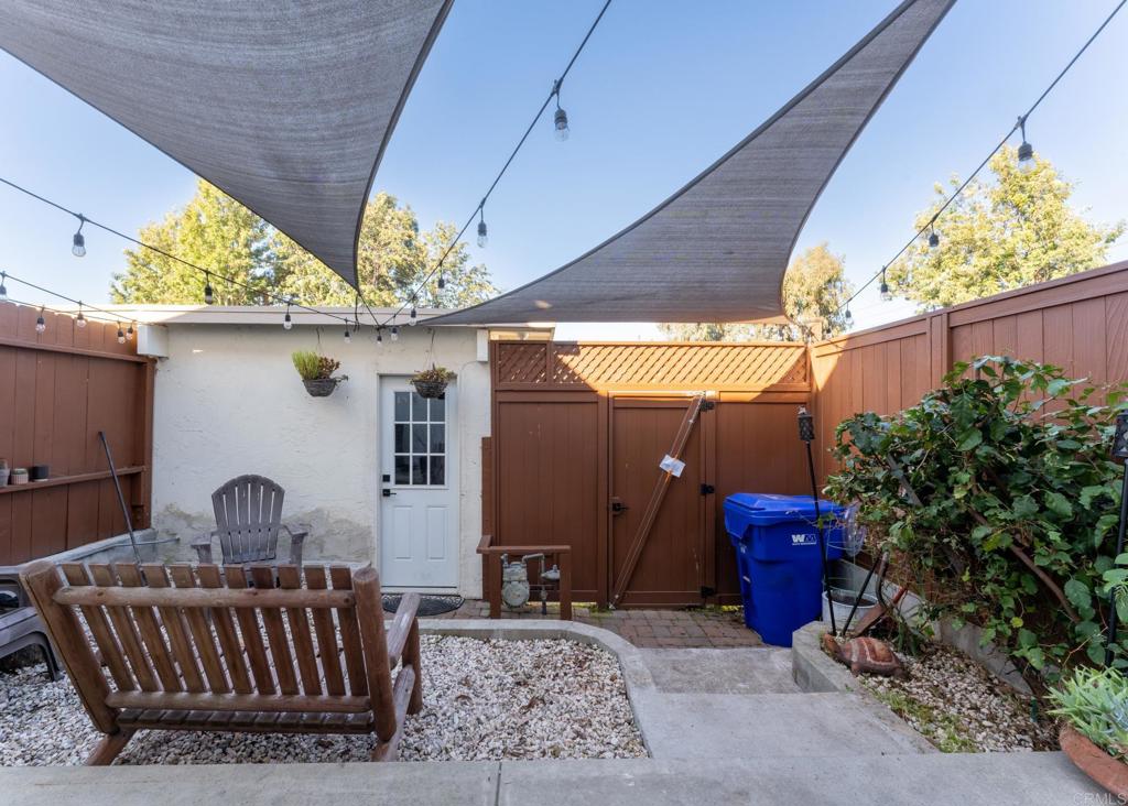 3664 Harbor View Way