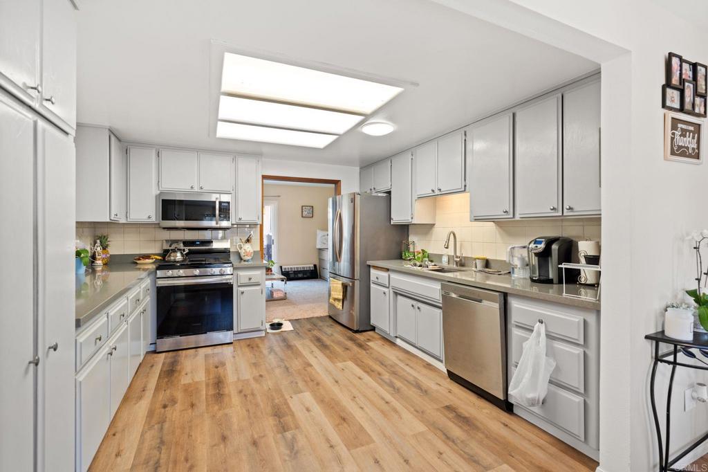 1565 Chestnut Avenue