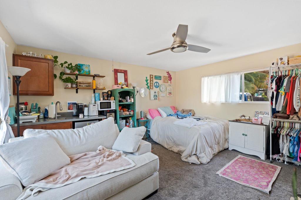 1565 Chestnut Avenue