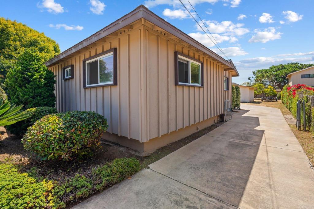 1565 Chestnut Avenue