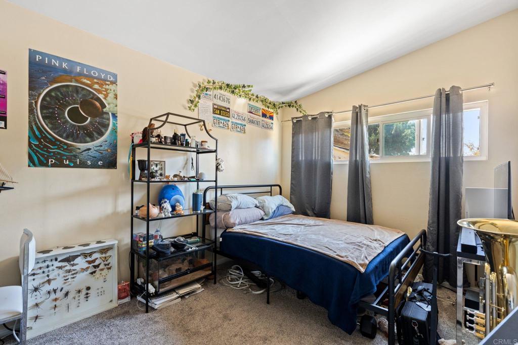 1565 Chestnut Avenue