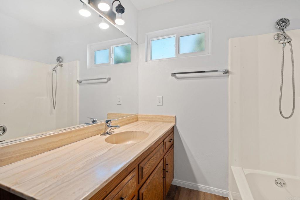 1565 Chestnut Avenue