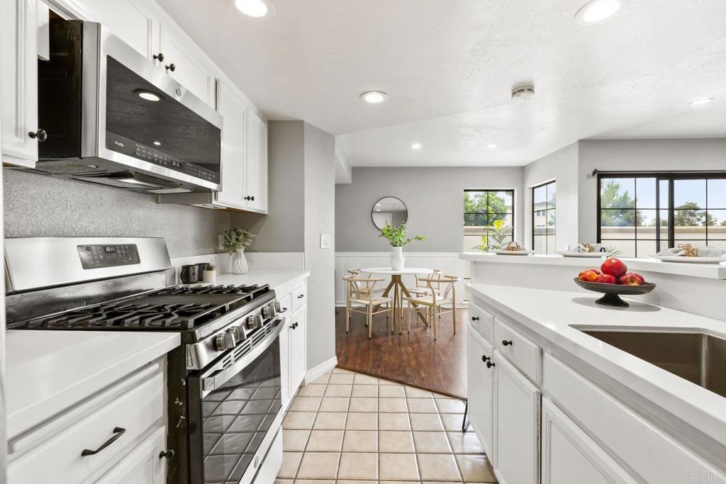 7012 Goldenrod Way