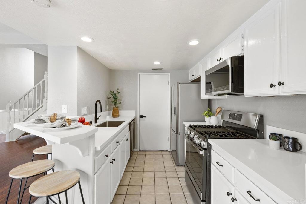 7012 Goldenrod Way
