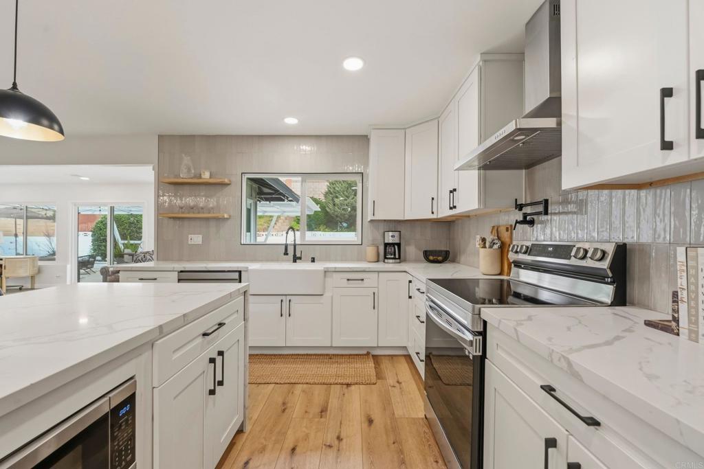 952 La Tierra Drive