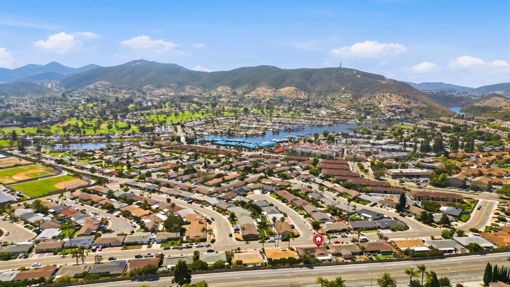 952 La Tierra Drive