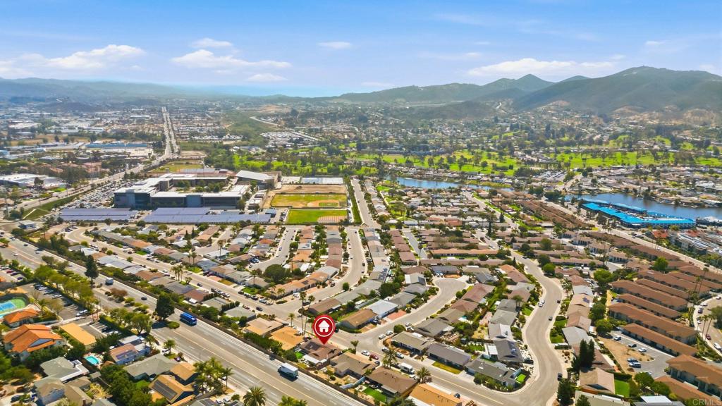952 La Tierra Drive