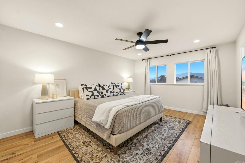 952 La Tierra Drive