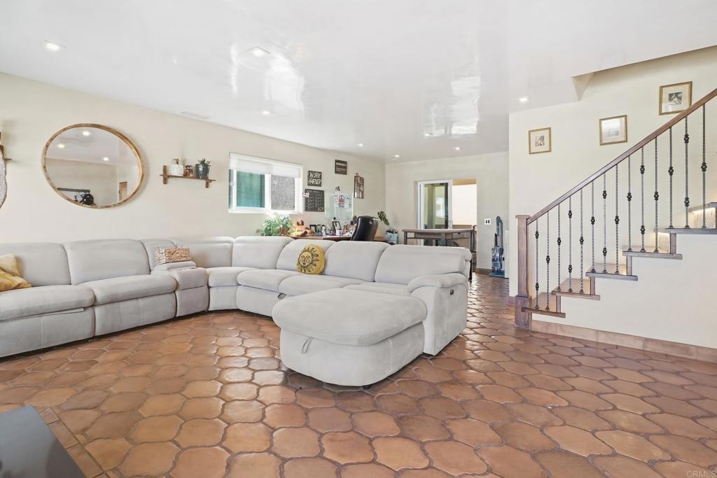 175 Maple Avenue 4