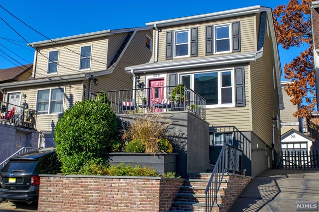 569 Kearney Avenue