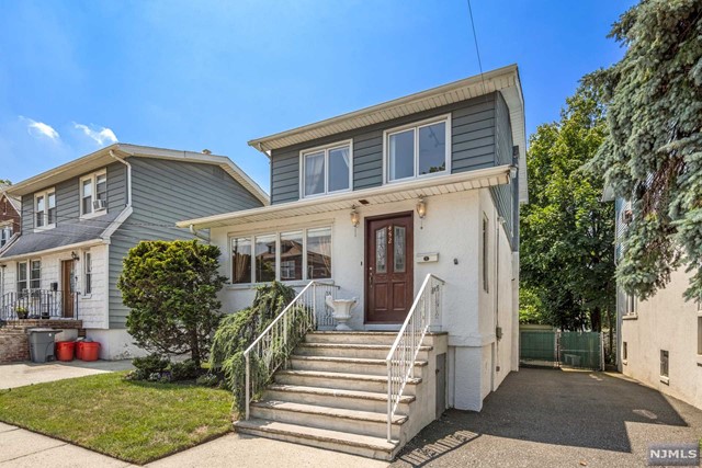 452 Lincoln Avenue