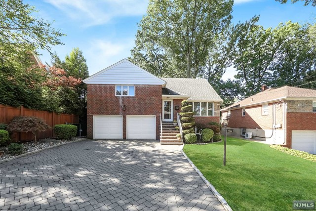 26 Claremont Avenue