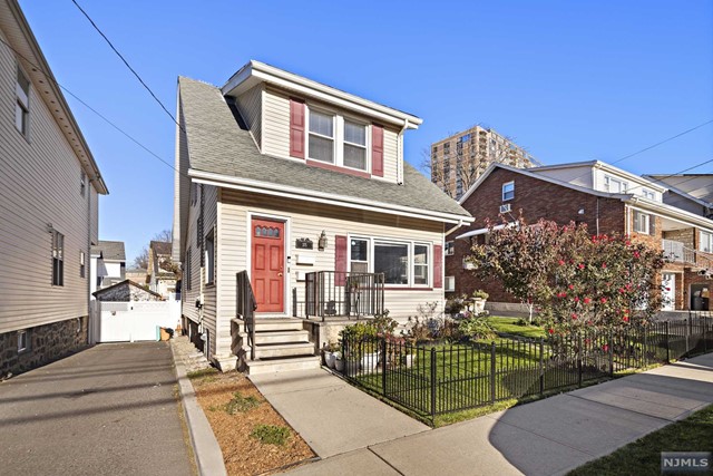 375 Lafayette Avenue