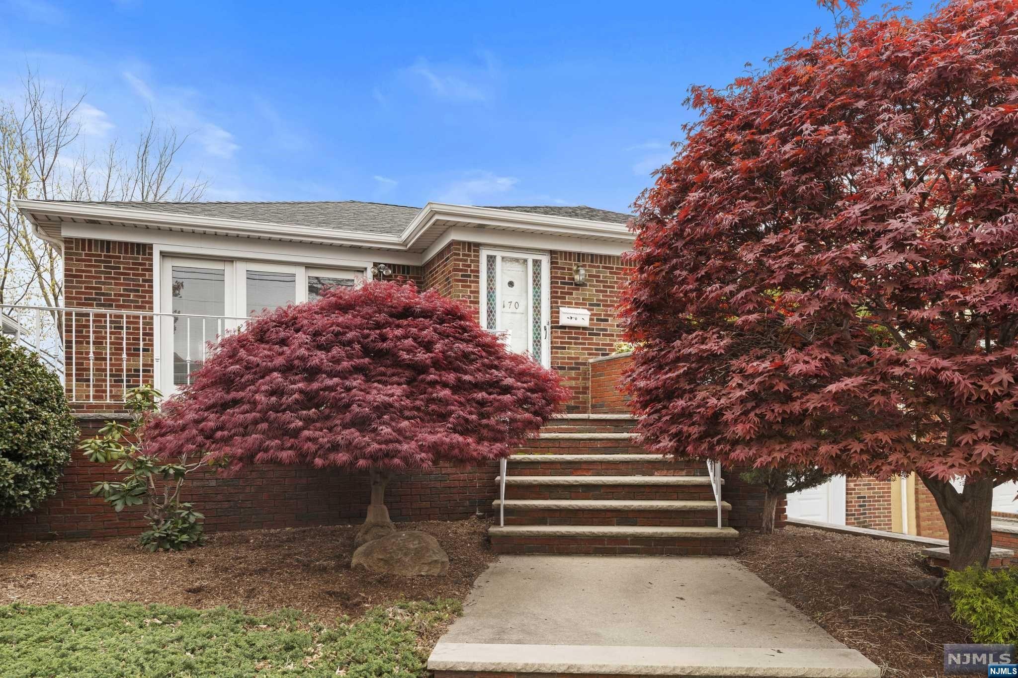 170 Rothwell Avenue