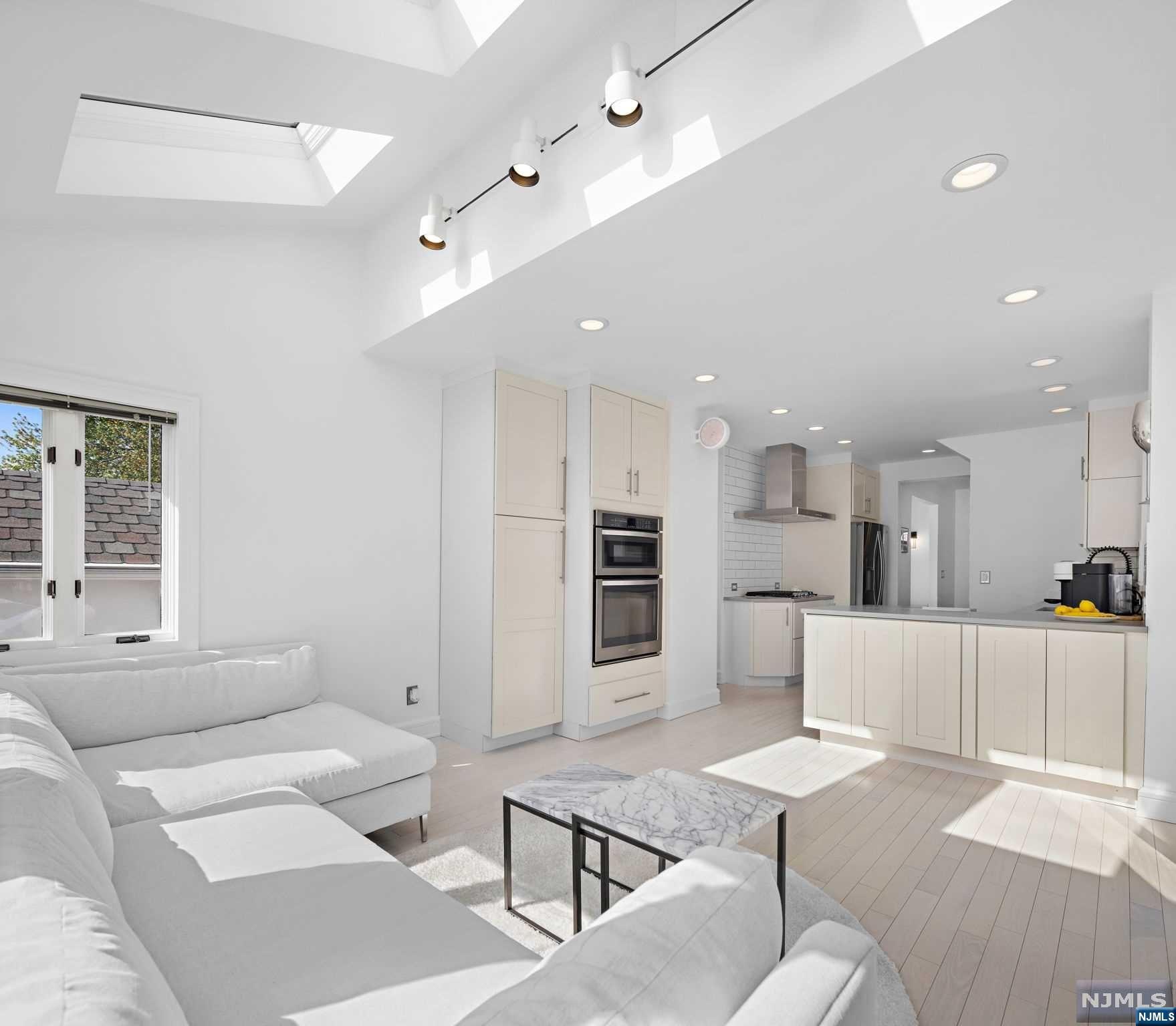 561 Monroe Place