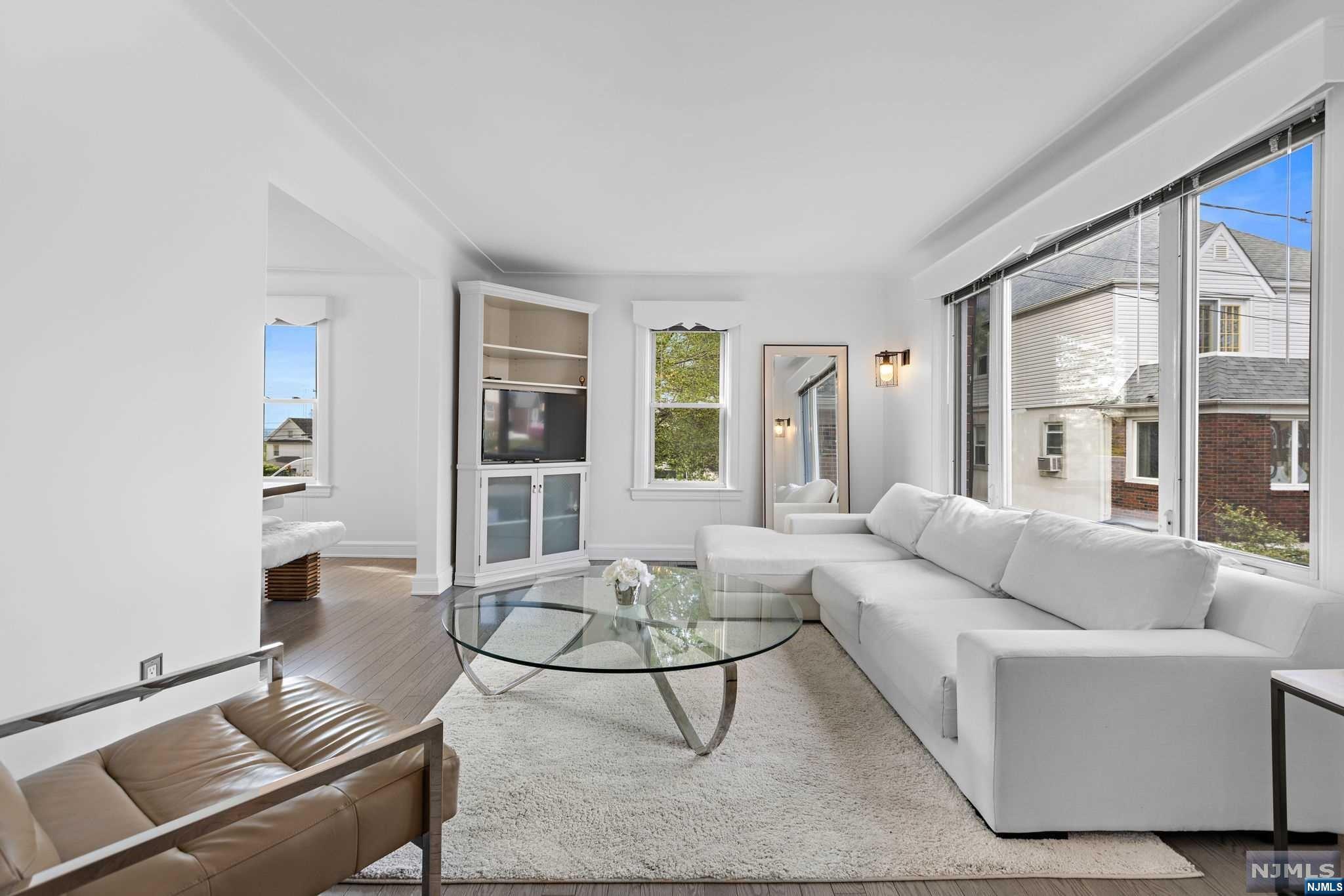 561 Monroe Place