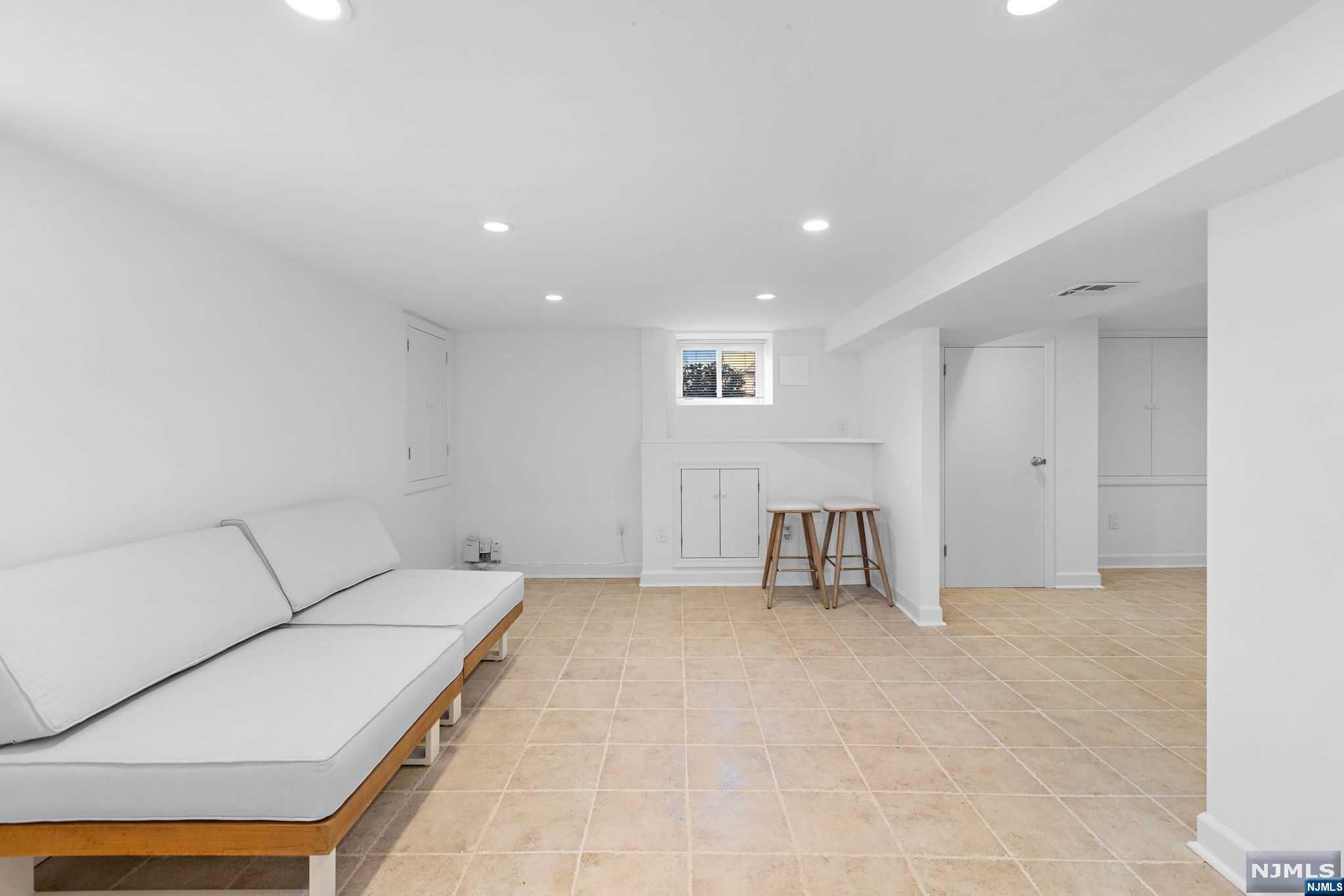 561 Monroe Place