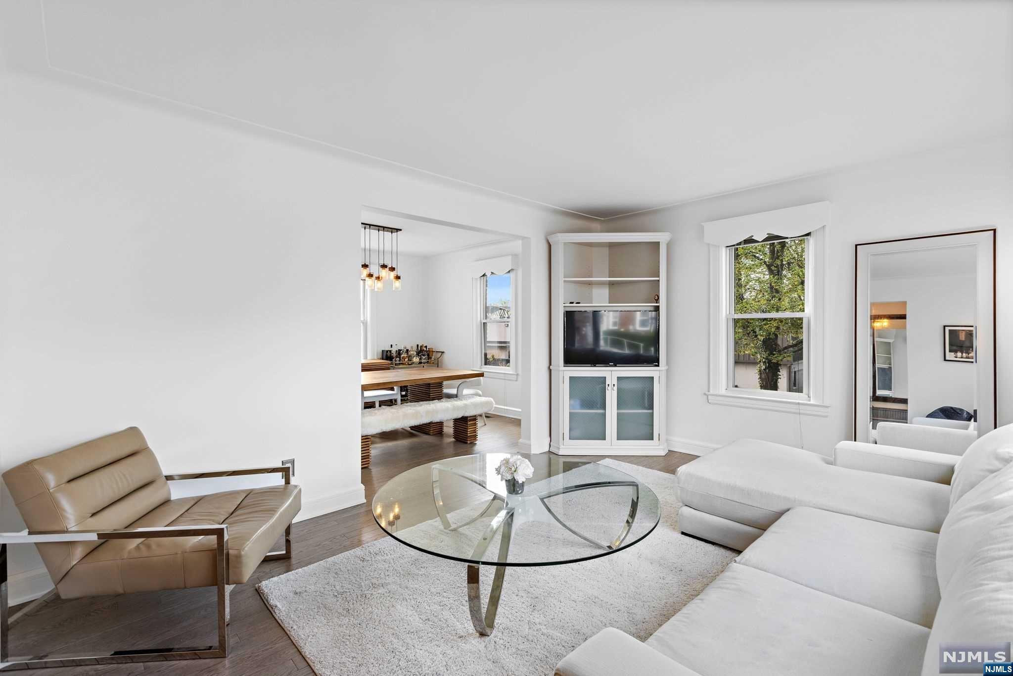 561 Monroe Place