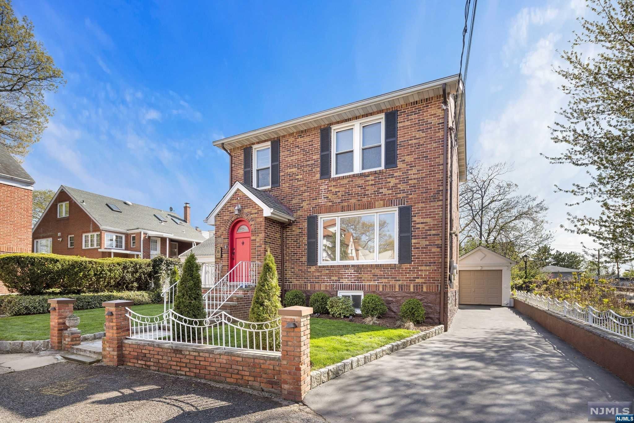 561 Monroe Place