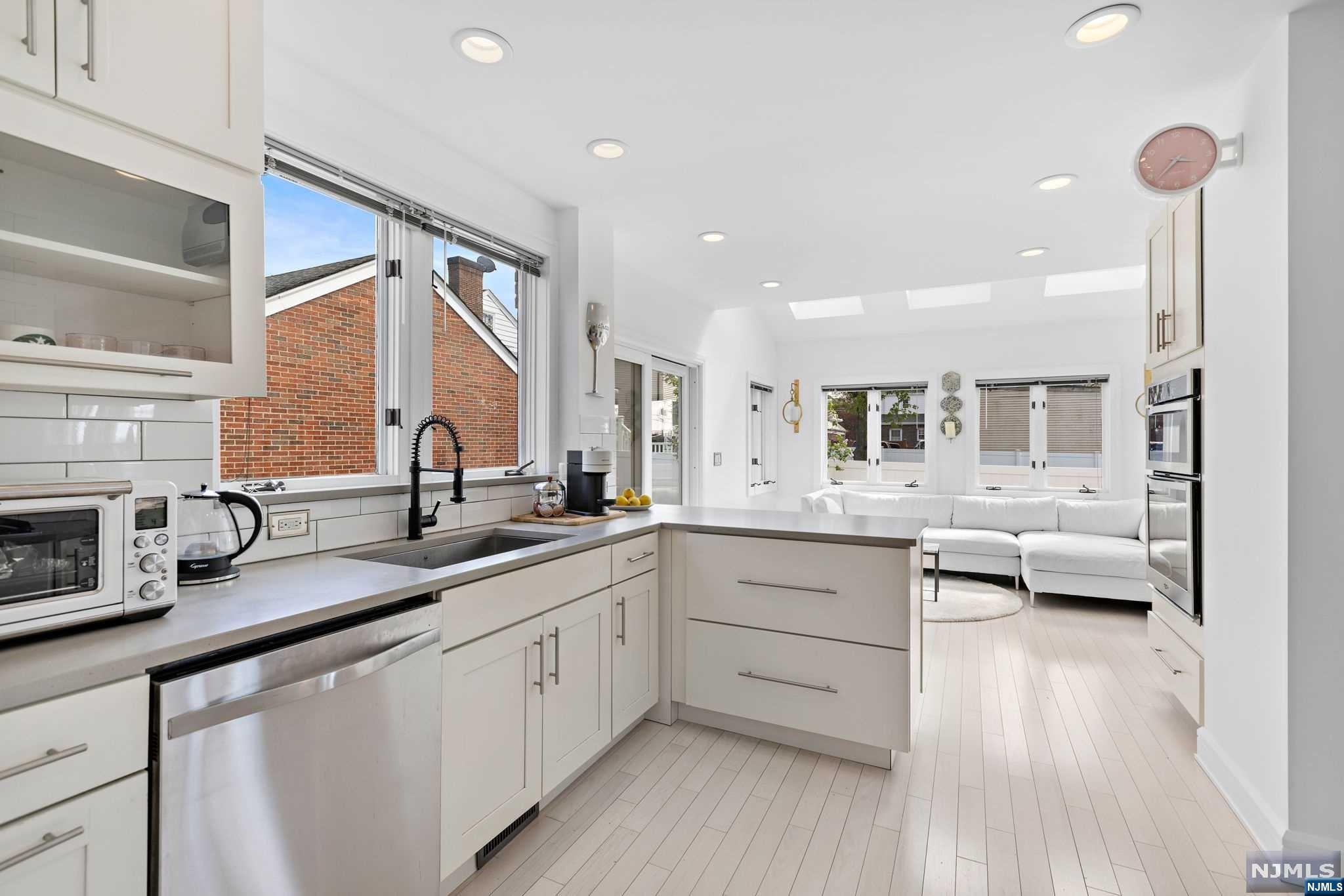 561 Monroe Place
