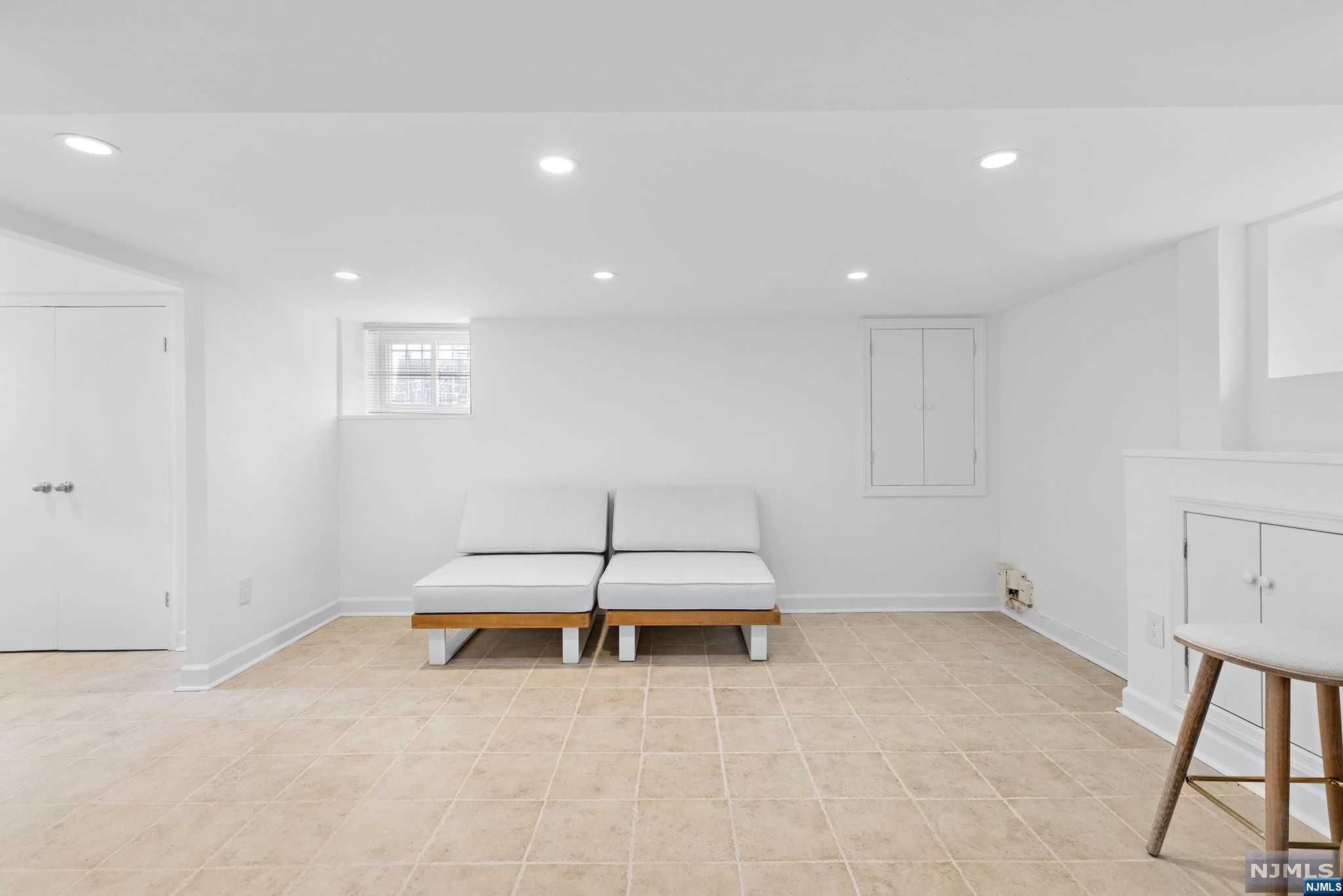 561 Monroe Place