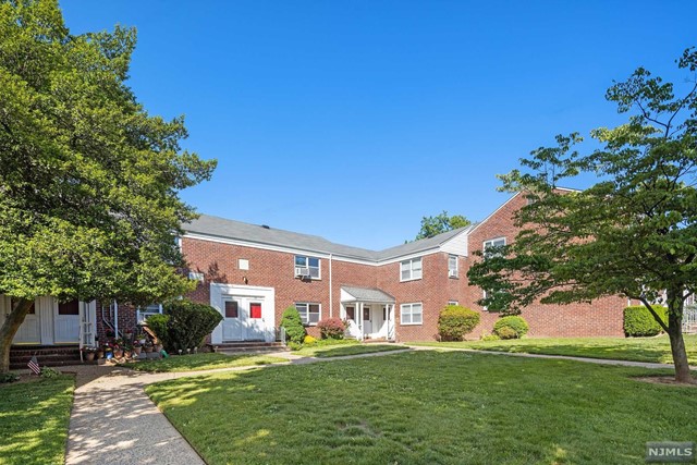 460 Heath Place 41