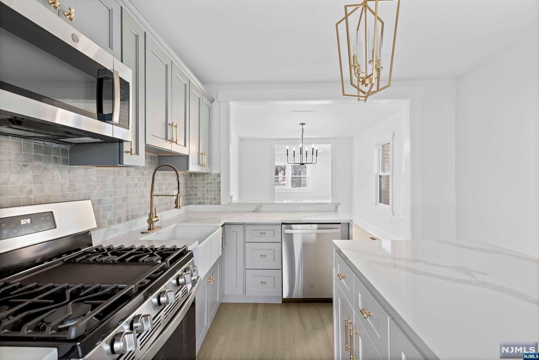 248 Lexington Avenue