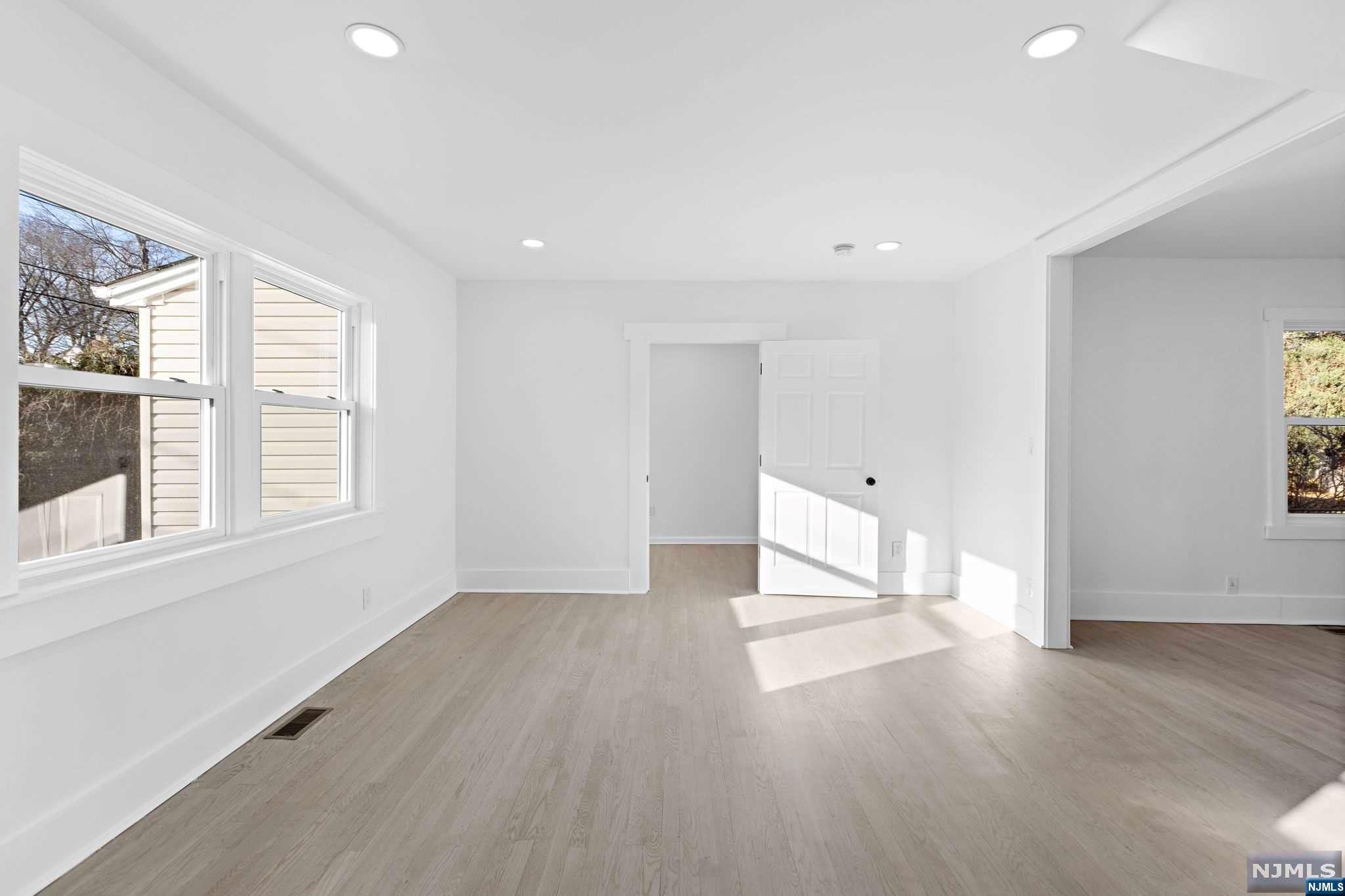 248 Lexington Avenue