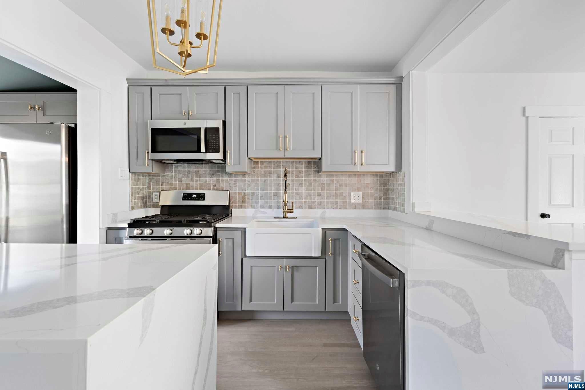 248 Lexington Avenue