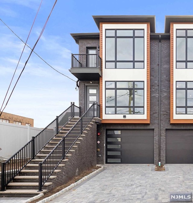 366 Nelson Avenue A