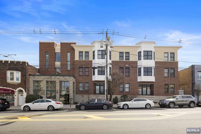 500 Anderson Avenue 102