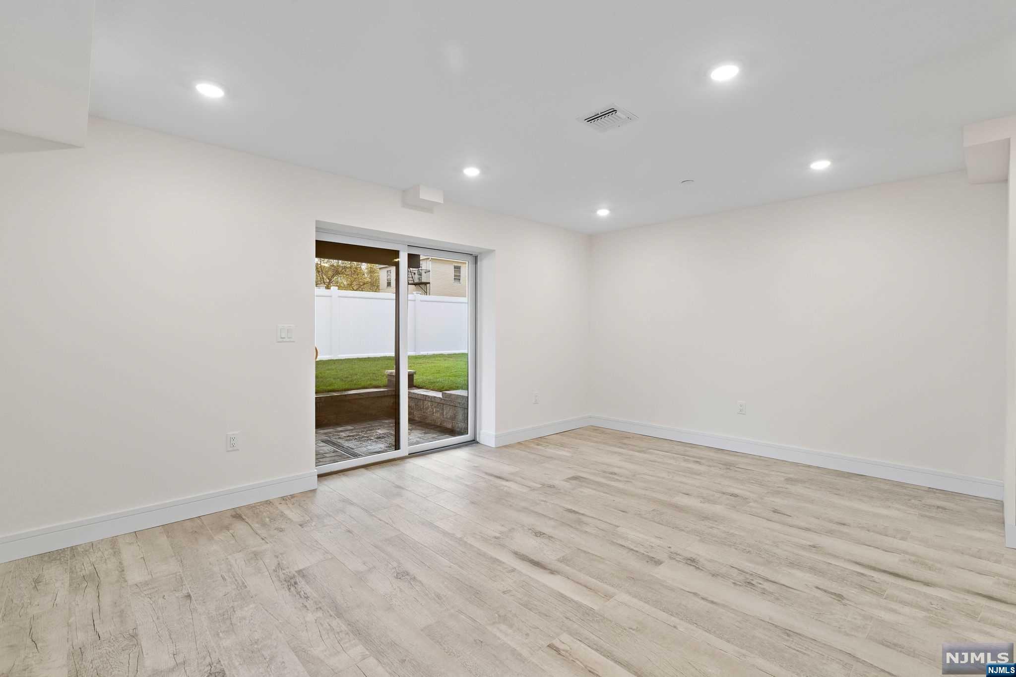92 Crescent Avenue