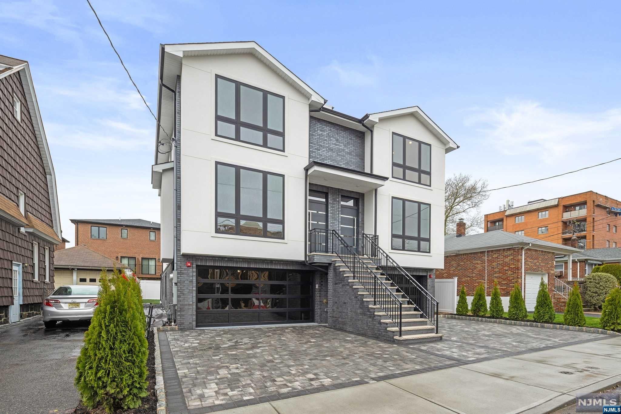 92 Crescent Avenue