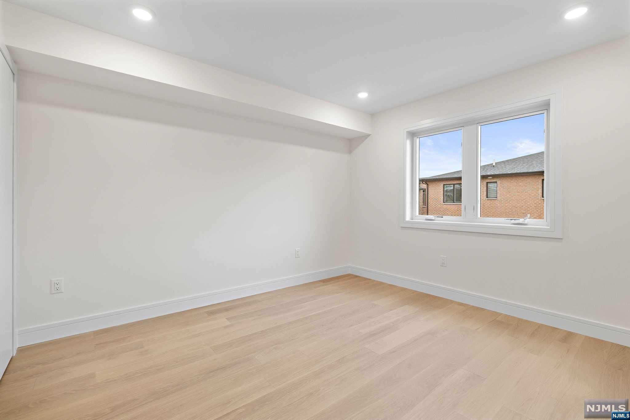 92 Crescent Avenue