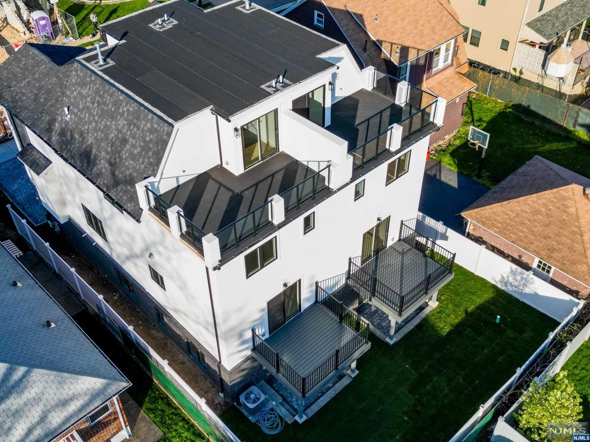 92 Crescent Avenue
