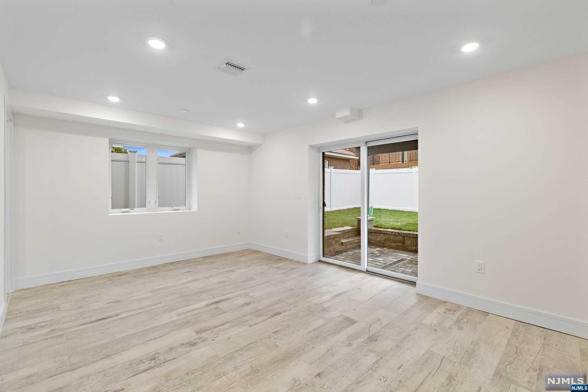 92 Crescent Avenue