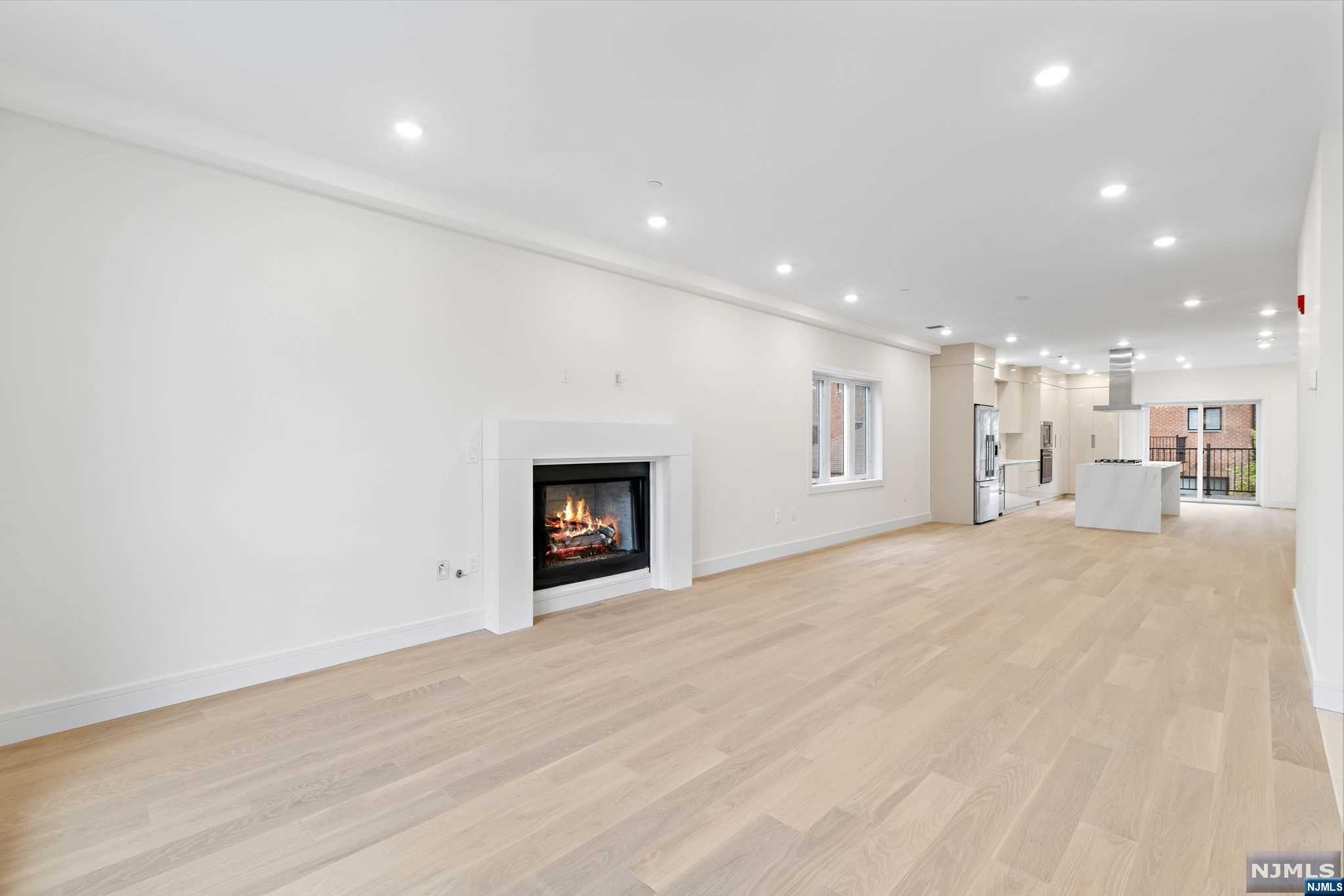 92 Crescent Avenue