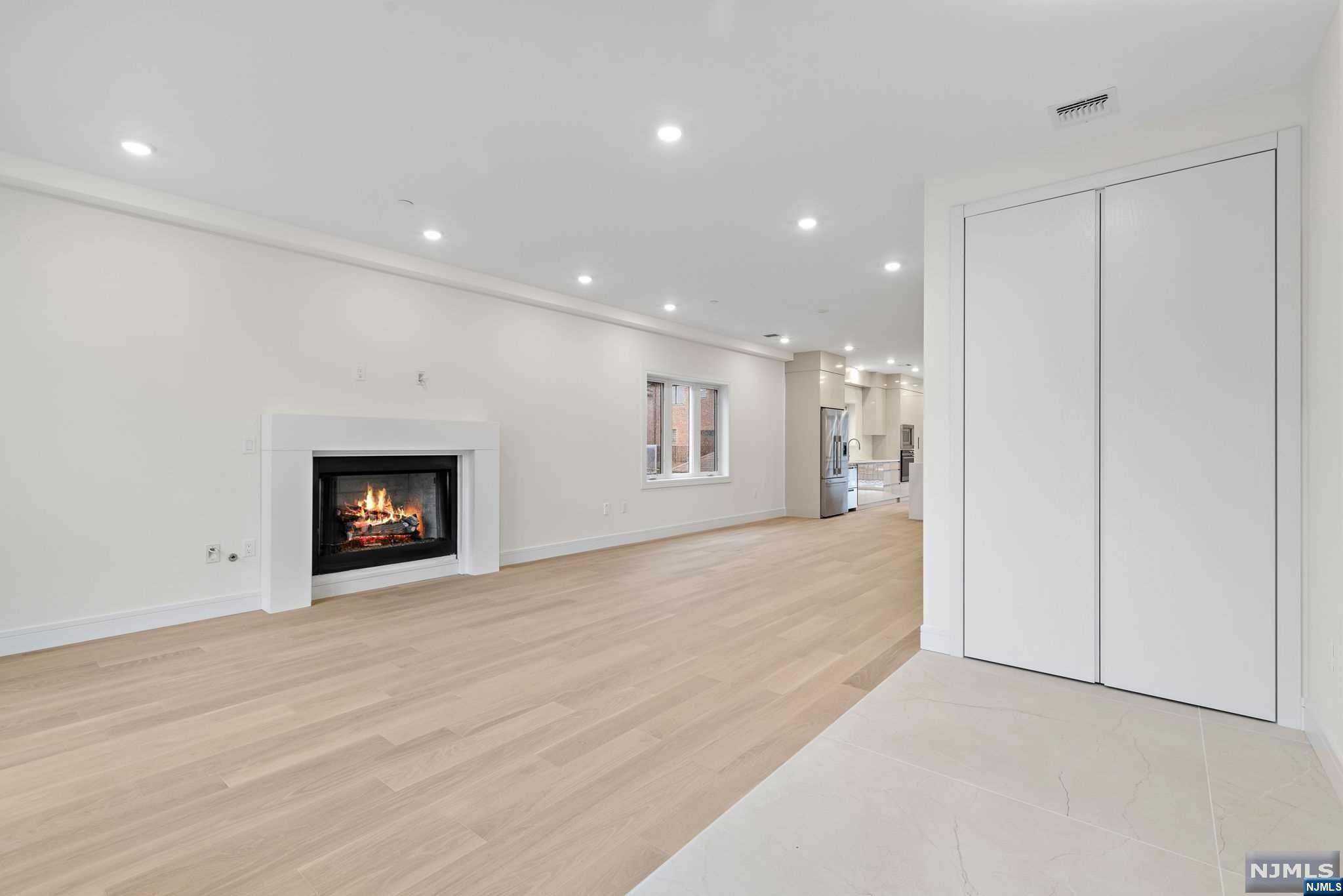 92 Crescent Avenue