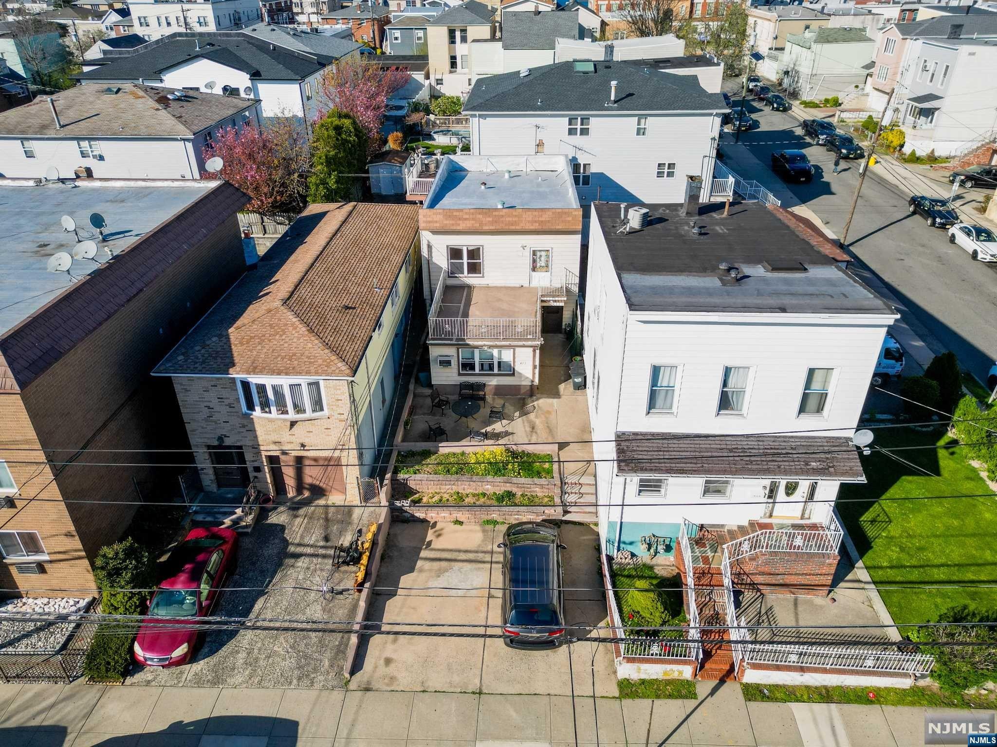 415 Walker Street