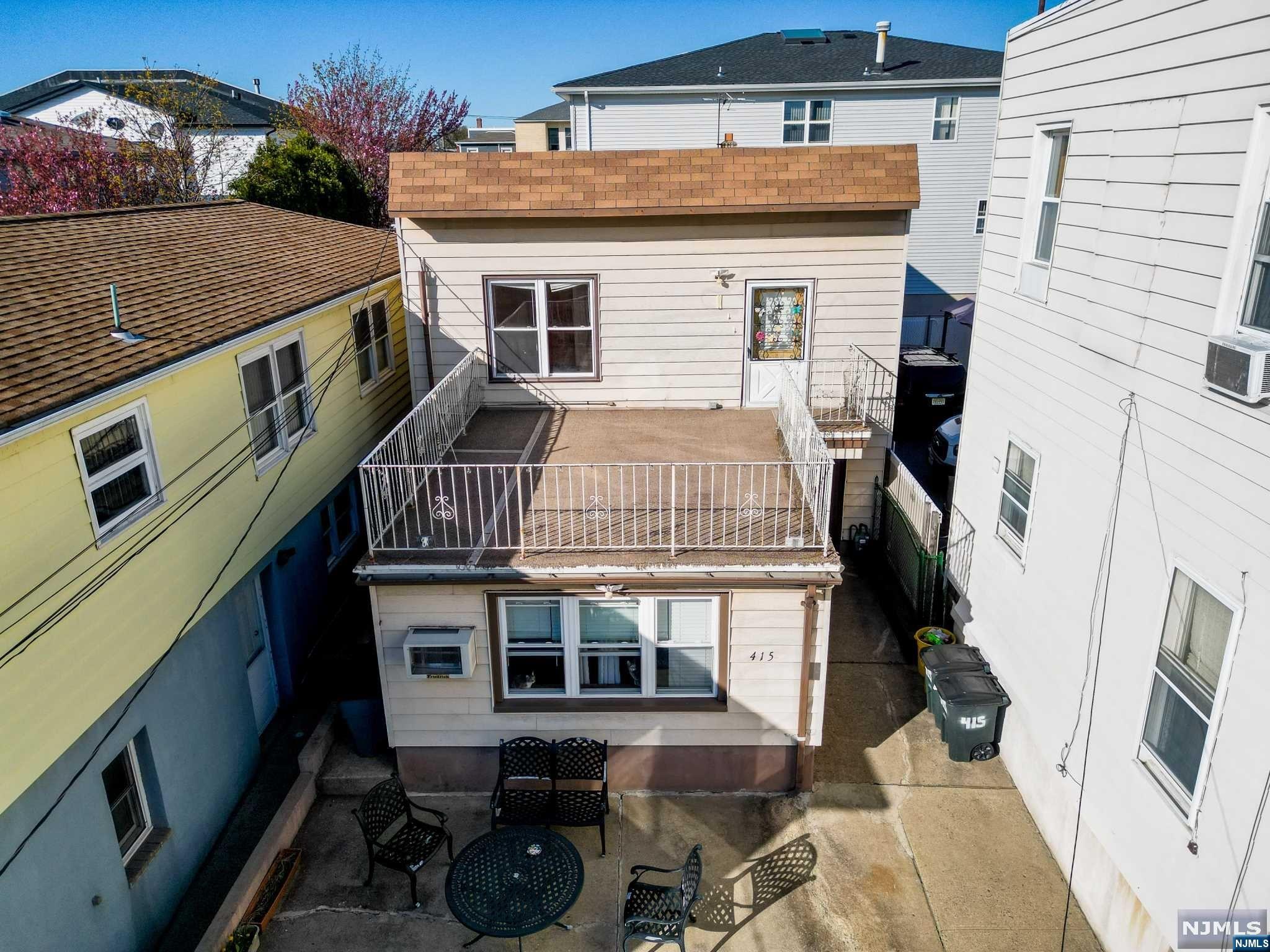 415 Walker Street
