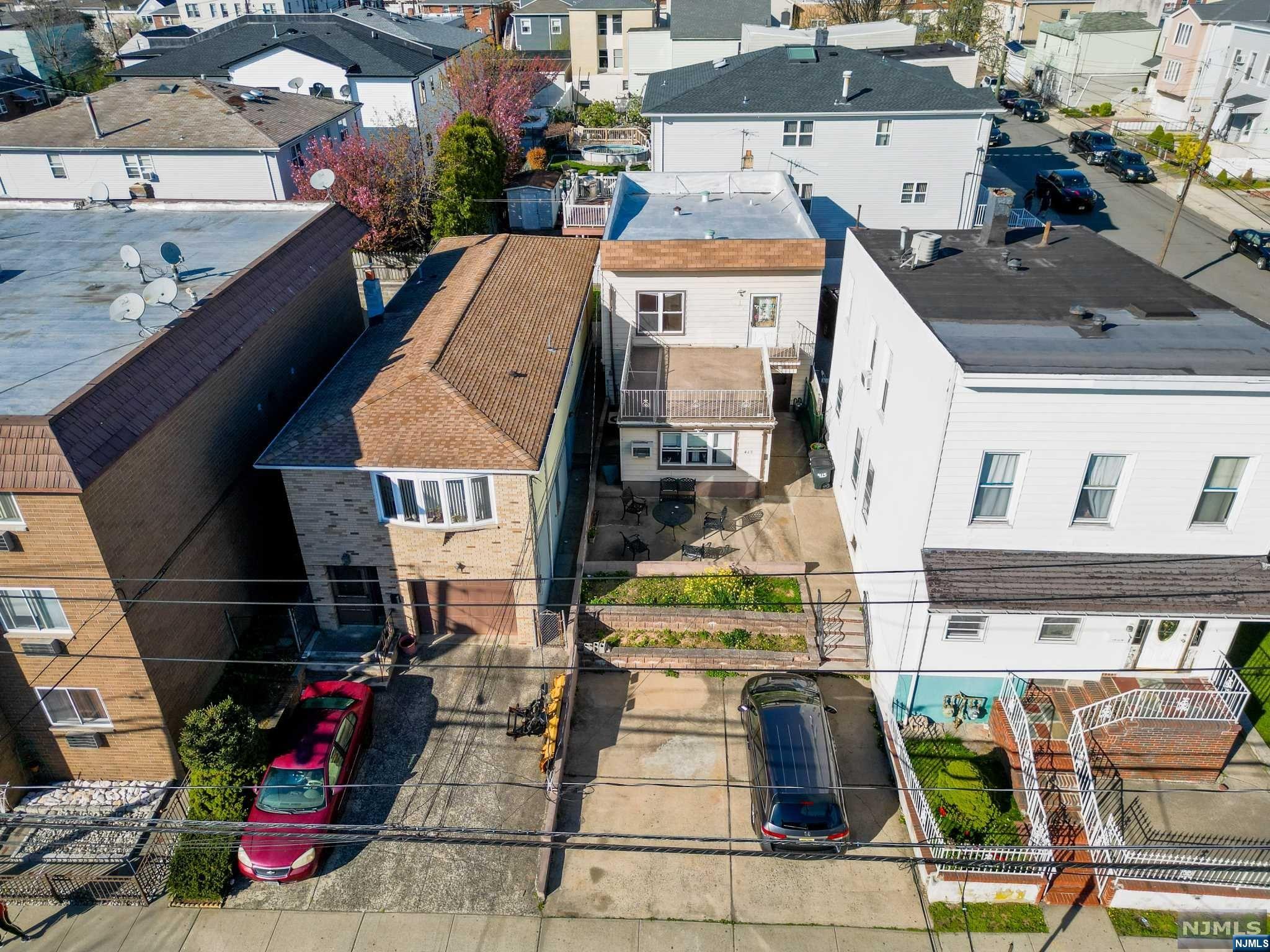 415 Walker Street