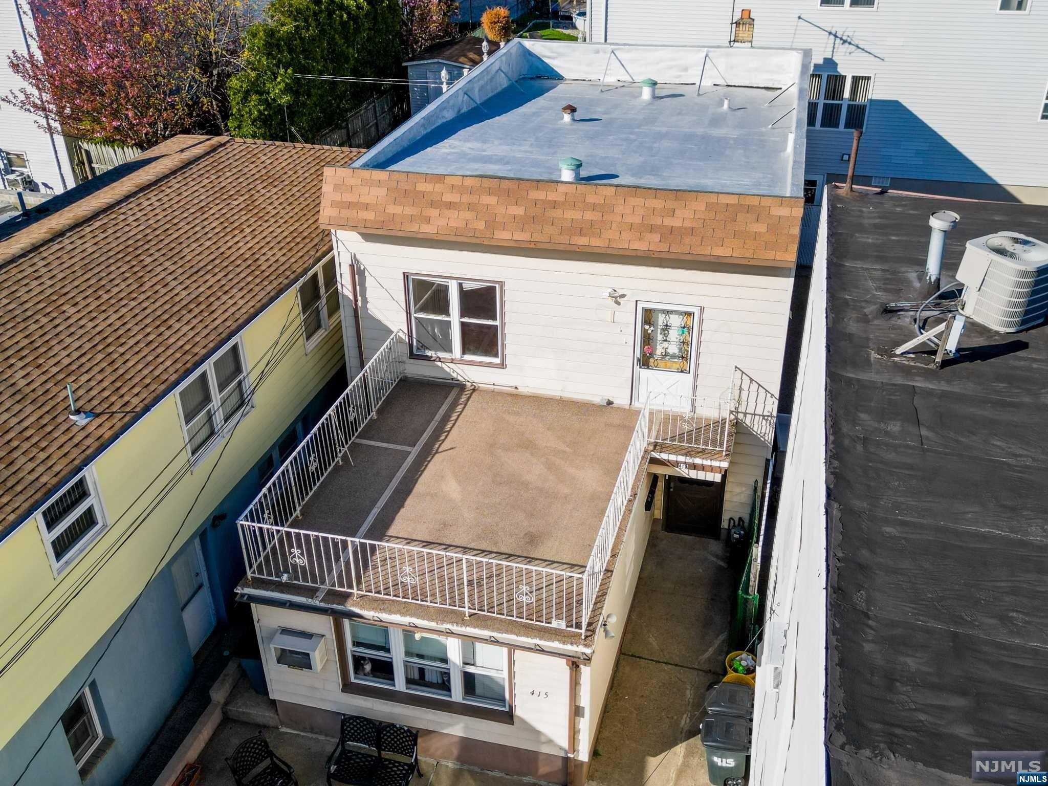 415 Walker Street
