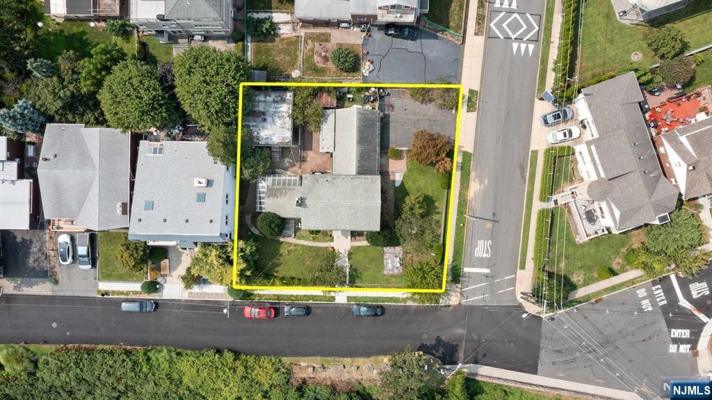 7 Cecelia Avenue