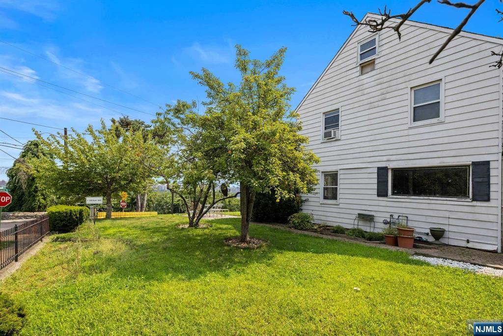 7 Cecelia Avenue