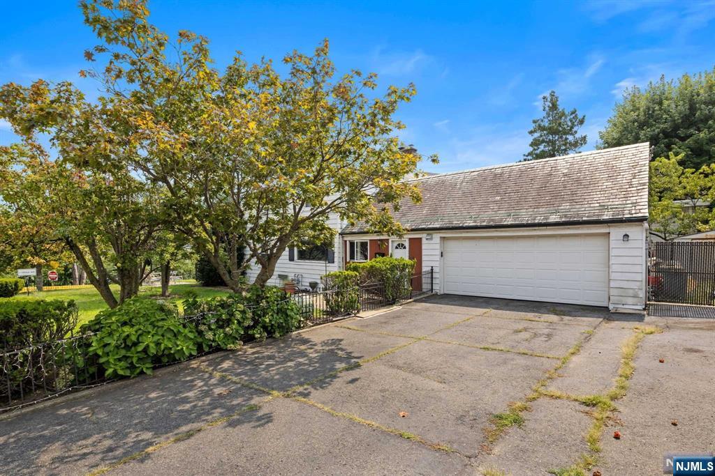 7 Cecelia Avenue