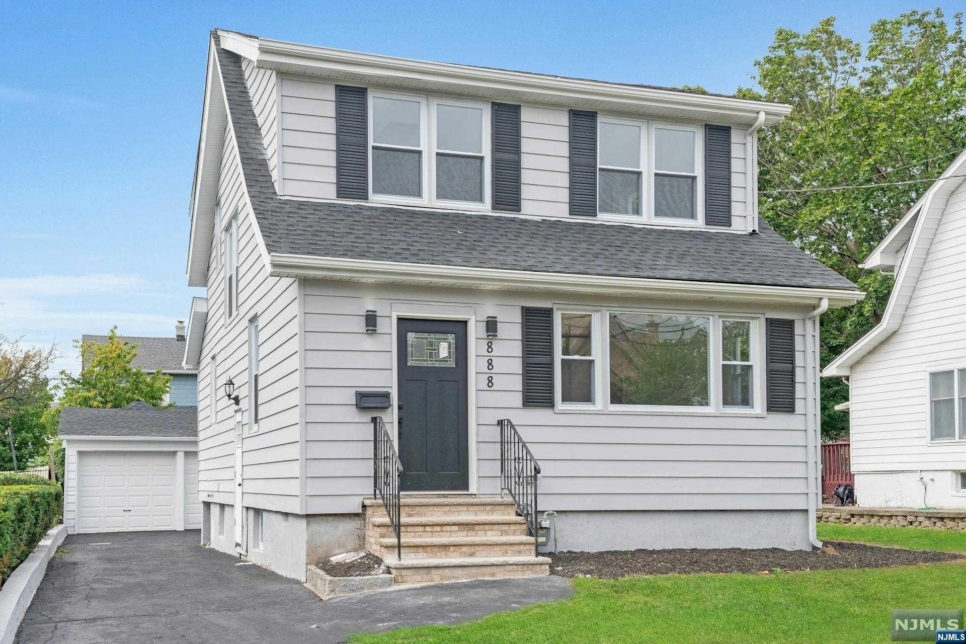 888 Maple Avenue