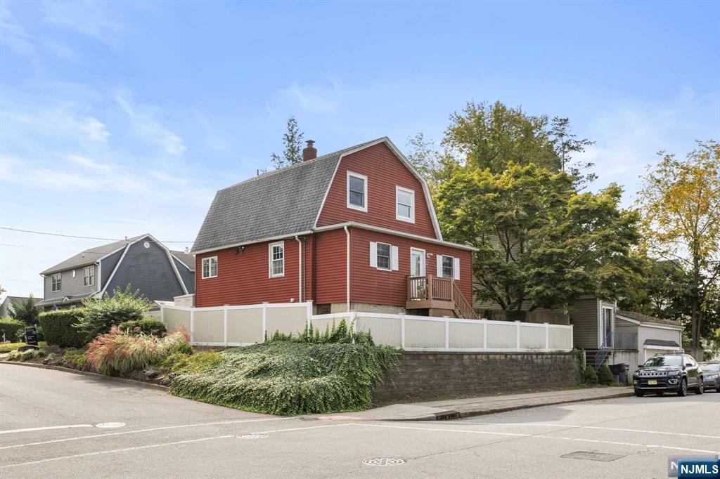 174 Pleasant Avenue