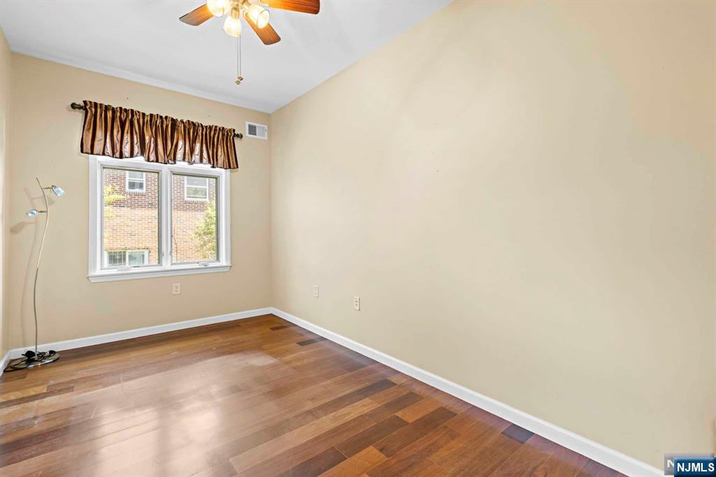 390 Oncrest Terrace
