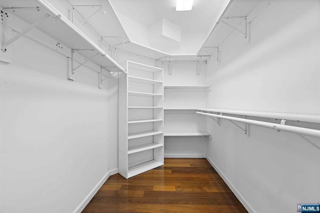 390 Oncrest Terrace