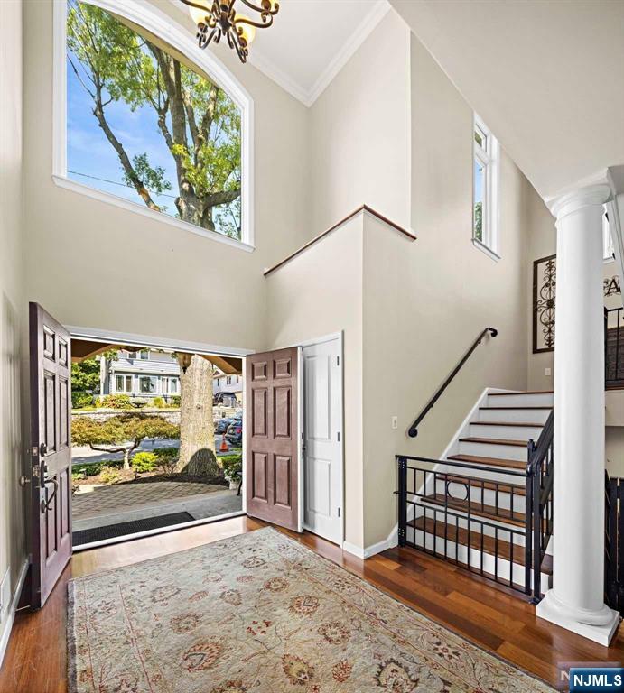 390 Oncrest Terrace